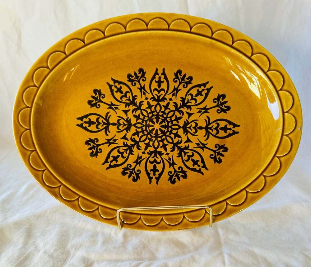 Vintage Homer Laughlin Coventry Castilian Oval Serving Platter Mstrd Yllw Black